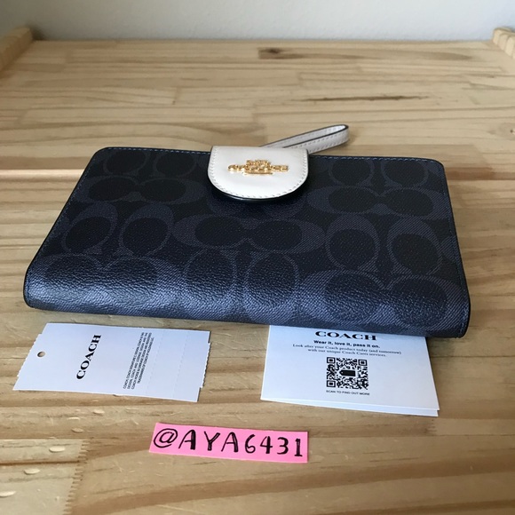 Coach wallet🎈🎈 - Picture 4 of 9